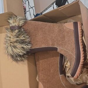 Sorel Womens Boots - Size 8 - Tall Like New!